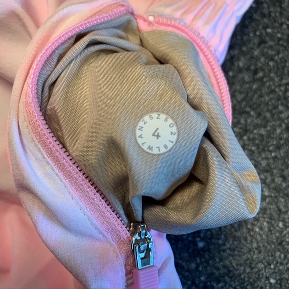 ❌Sold❌ Lululemon Tracker shorts - Picture 2 of 4